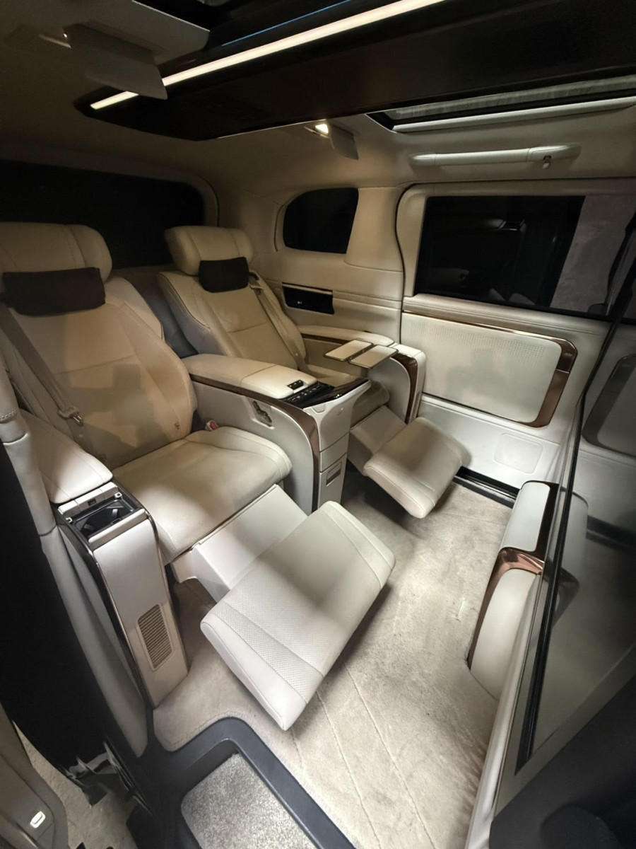 レクサス　LM500h エグゼクティブ　4人乗り｜NGI自動車